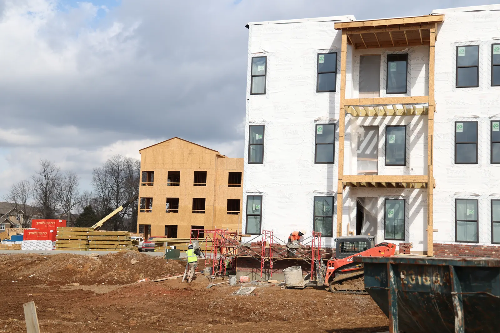 Arden Oxmoor apartment buildings during construction