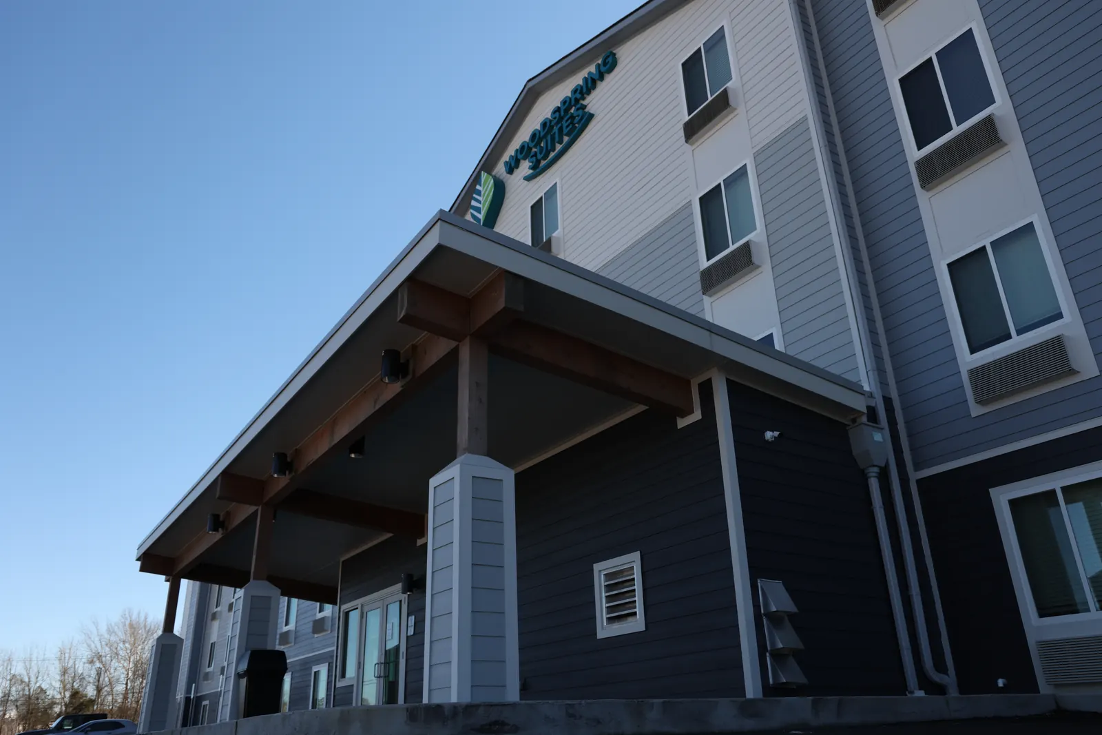 The Oak Ridge hotel entrance and siding